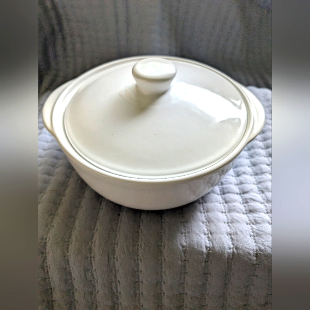 Vivo White Ceramic Dish